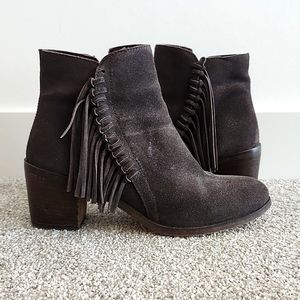 Kenneth Cole Reaction Grey Ankle Boots With Fringe